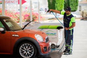 خدمات غسيل السيارات في الإمارات