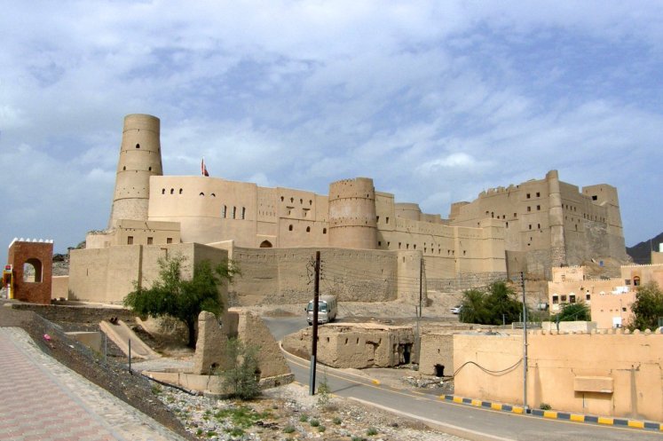 أكبر ولاية في سلطنة عمان من حيث المساحة