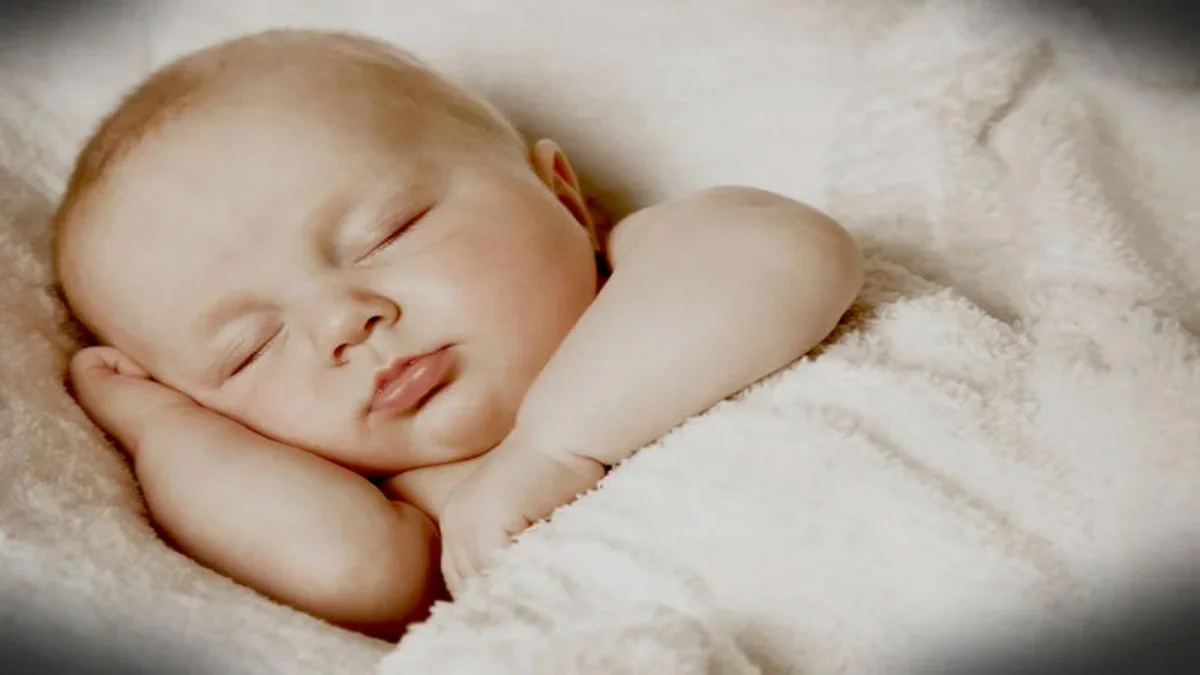 سبب النوم الكثير للطفل الرضيع