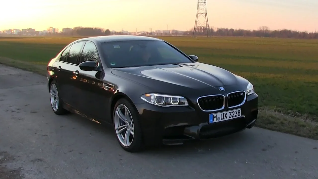 مواصفات سيارة 2016 BMW M5 