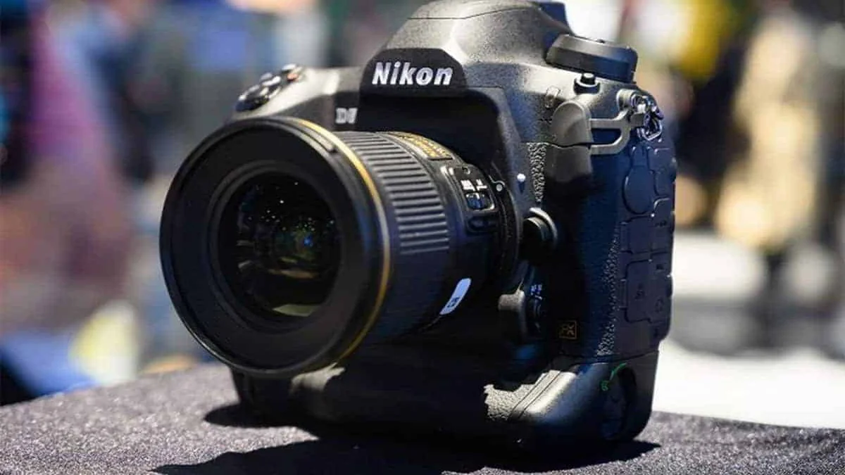 كاميرا نيكون D6 DSLR