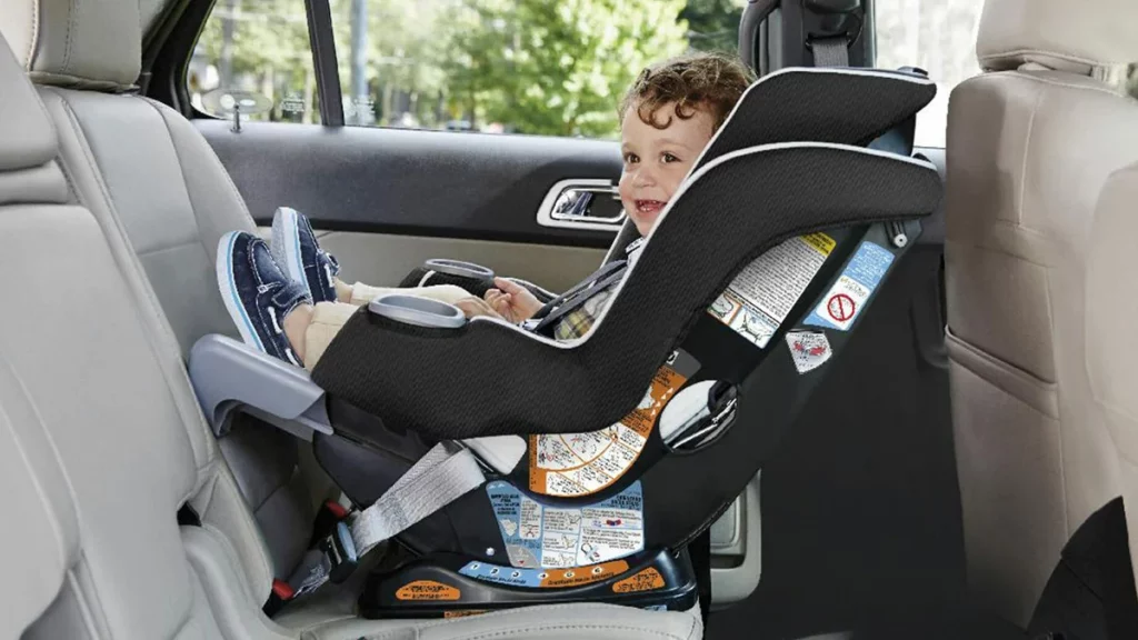تركيب مقاعد الاطفال في السيارة