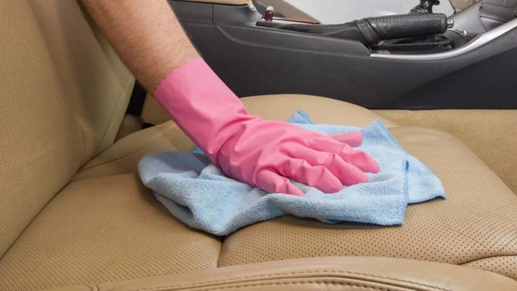 تنظيف مقاعد السيارة