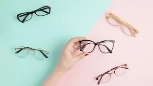 أشكال نظارات طبية للبنات والرجال لعام 2023