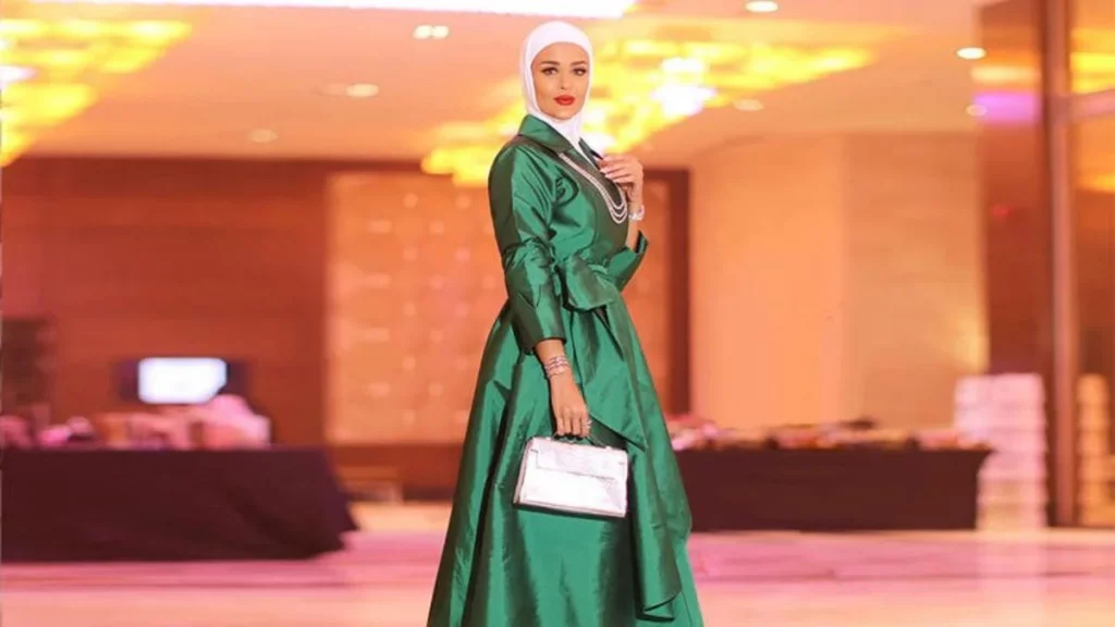 فستان سواريه أخضر للمحجبات