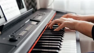 تعليم العزف على الأورج للمبتدئين بـ 5 خطوات سهلة